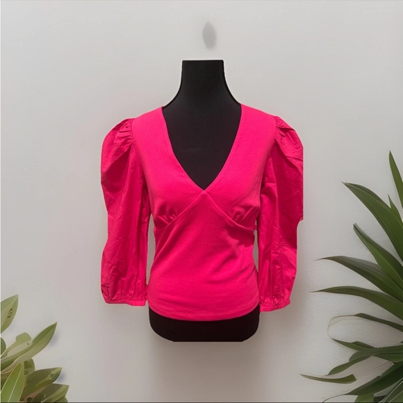 English Factory Tops - NWT!! English Factory Magenta Pink Puff Sleeve Mixed Media Blouse XS